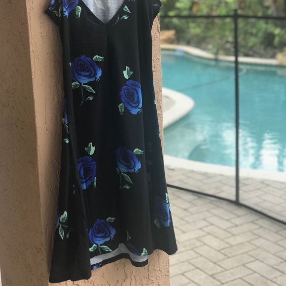 NEW Nagoo Floral Spaghetti Strap Dress - Picture 2 of 2